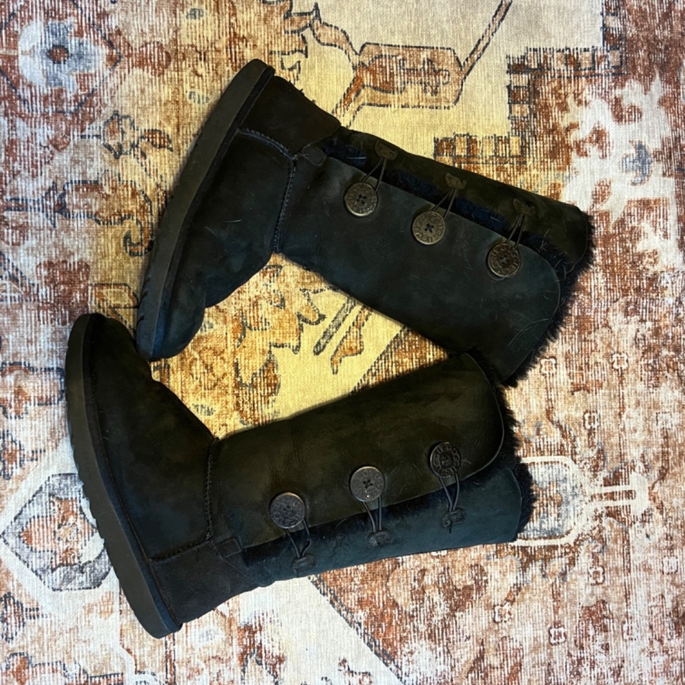 Ugg Classic Tall Three Button Boot W9 - image 2